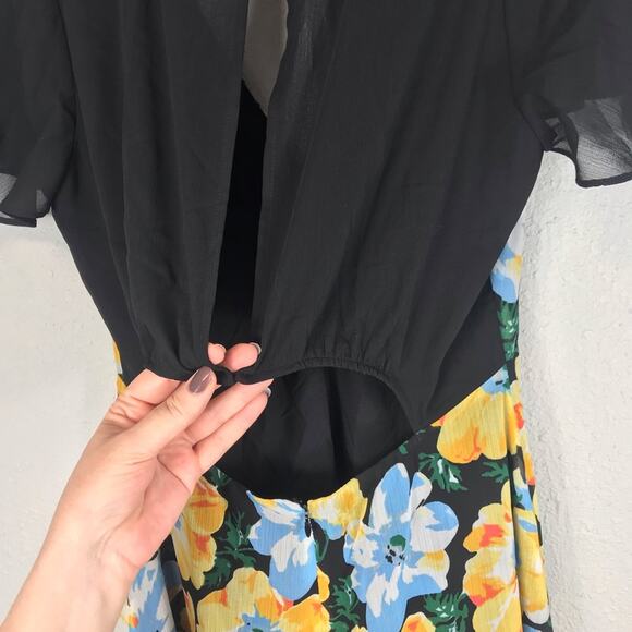 Club Monaco Coran Floral Flutter-Sleeve Cutout Midi Dress Size 8 - Picture 10 of 12